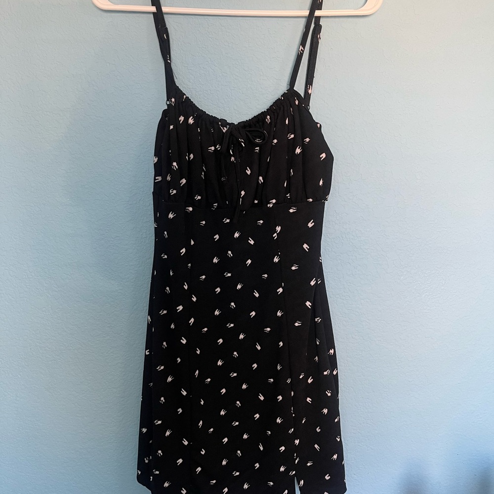 black and white, mini dress, tie in the front